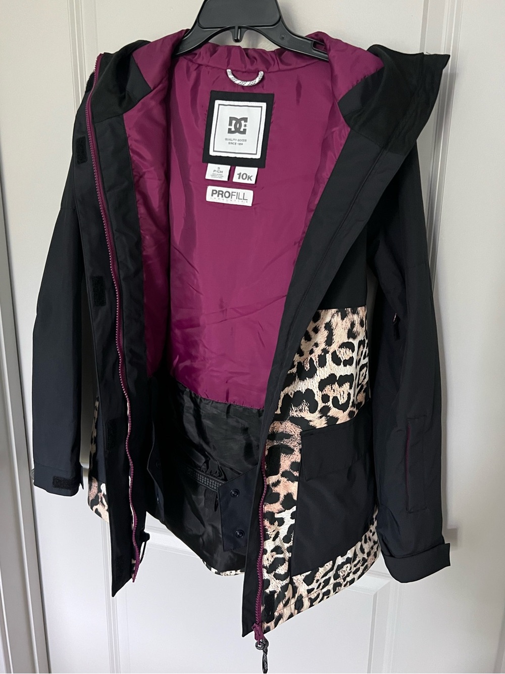 DC Cruiser Snowboard Jacket - Picture 4 of 4